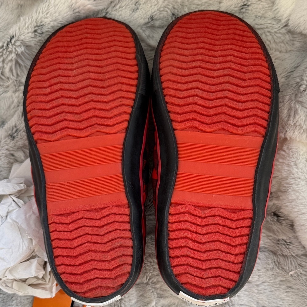 Sporto Red and Black Plaid Puffer Shoe slippers size 7 wide NWT - Picture 6 of 7